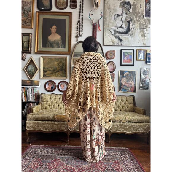 VTG Boho Light Yellow Knit Daisy Shawl w Arm Openings by Cami One Size Fits Most - Picture 4 of 14